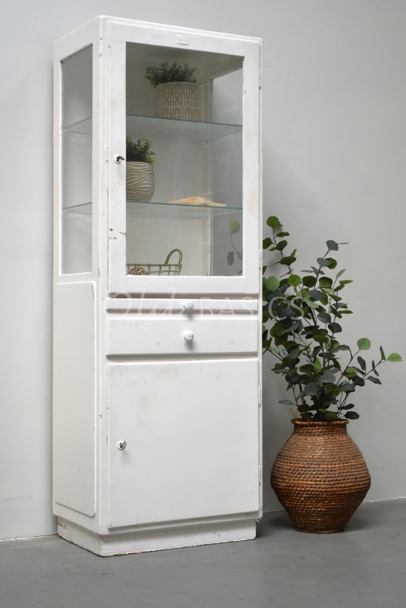 Detail van Dokterskast, wit, materiaal hout